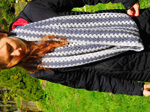 Háčkovaný nákrčník Blue — foto 3
