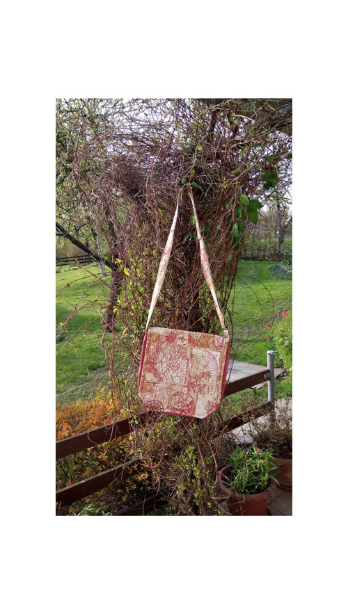 Kabelka cross-body s klopou — foto 3