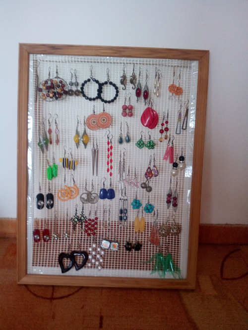 Věšák/organizér na náušnice — foto 3