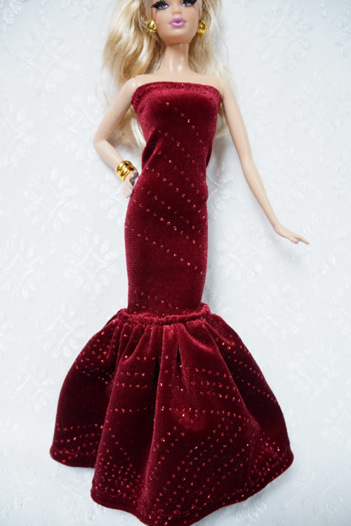 Červená plesová kolekce — foto 3
