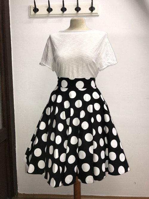 Kolová retro sukně s kapsama — foto 2