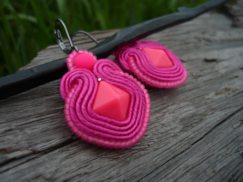 Soutache náušnice Pink NEON — foto 2