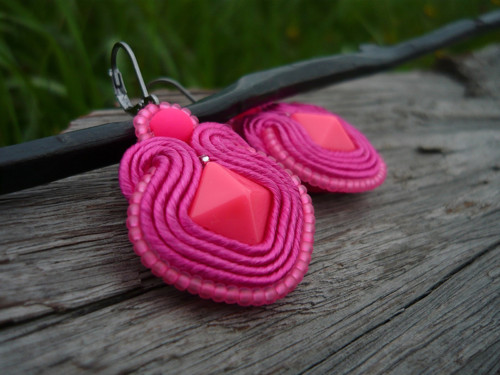 Soutache náušnice Pink NEON — foto 3