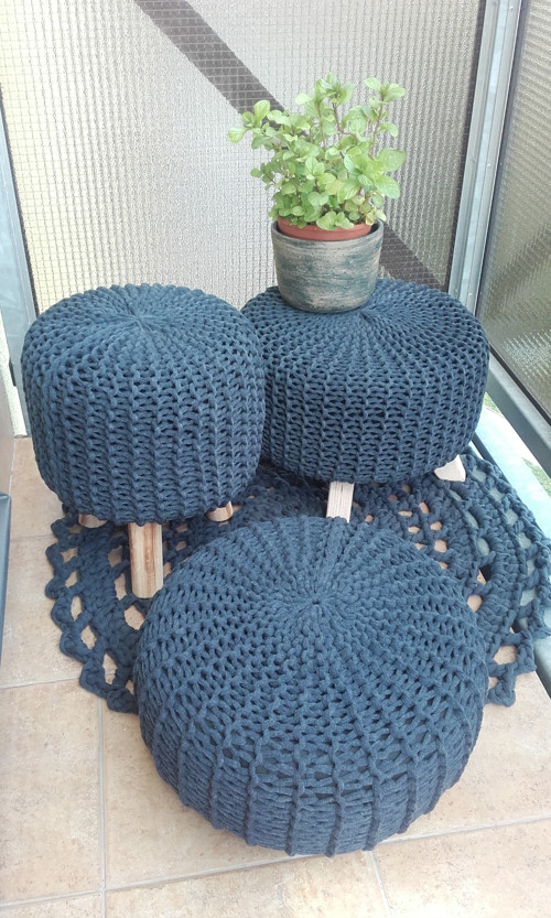Čtyřnožka "antracit" /průměr 42cm,výš.28cm/ — foto 2