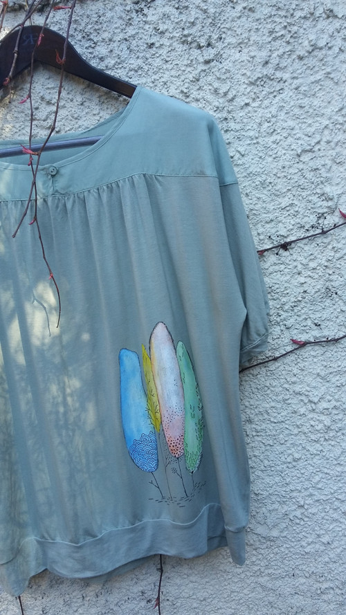 Šedozelené oversized triko s duhou — foto 2