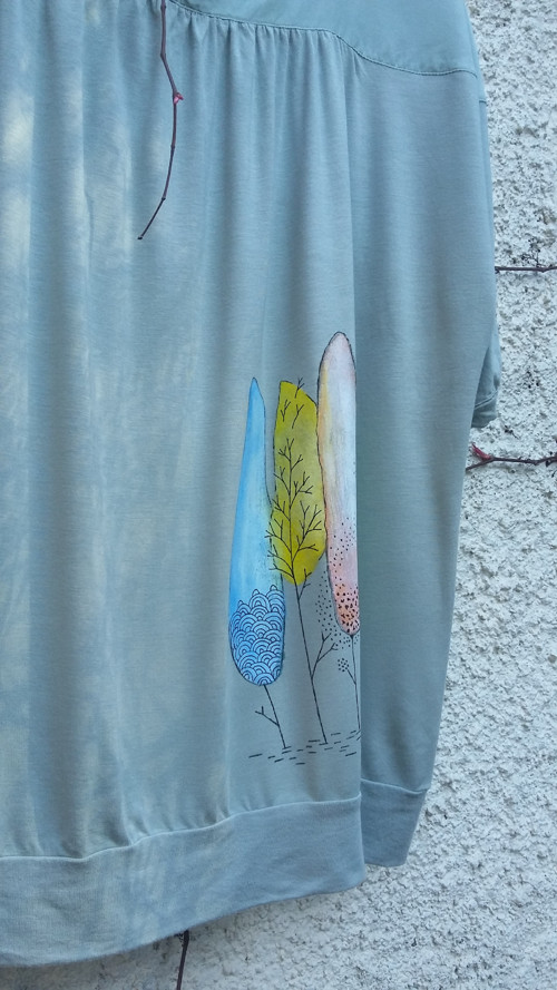 Šedozelené oversized triko s duhou — foto 3