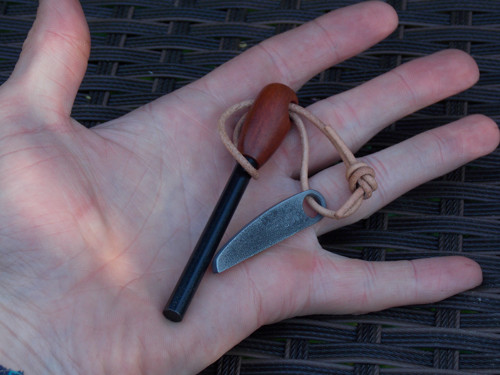 Křesadlo / Firesteel — foto 3