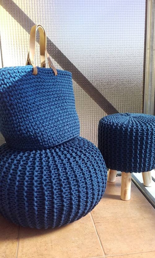 Set modrý "na přání" /puff+ koš+ trojnožka/ — foto 6