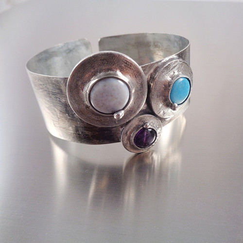 Výrazný náramek amazonit, chalcedon, ametyst, kruh — foto 3