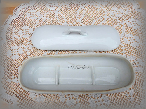 Porcelánová dózička — foto 3