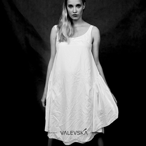 White Is New White II, šaty 36 — foto 2