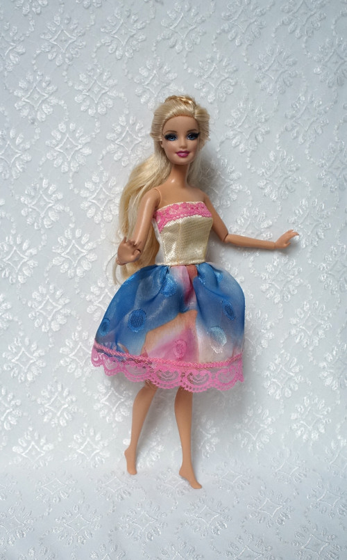 Romantické šaty pro Barbie — foto 2