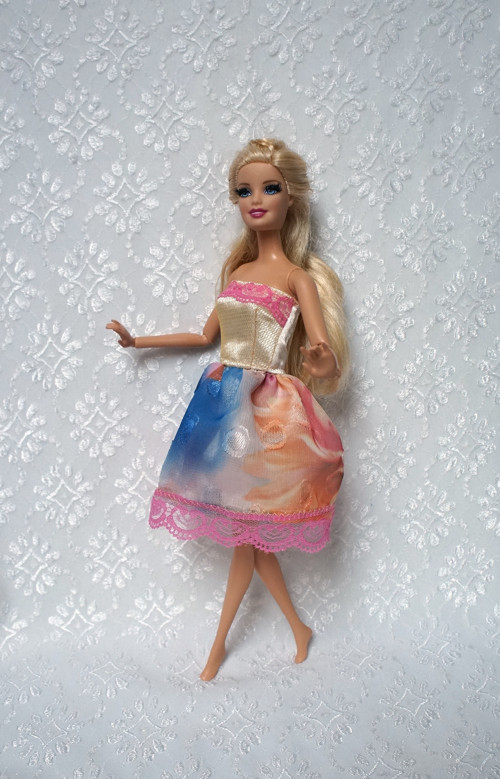 Romantické šaty pro Barbie — foto 3