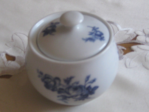 Modré růže-porcelánová dózička či cukřenka — foto 6