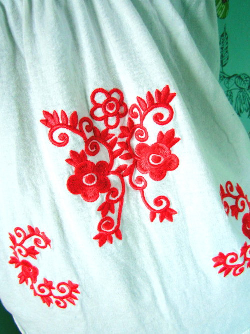Top folklórek vyšívaný — foto 4