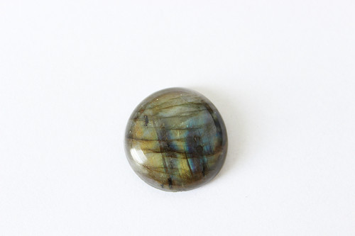 Labradorit bez průvleku (kabošon) 20x20 mm — foto 2
