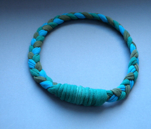 Náhrdelník- výrazný, letní, pletený — foto 5