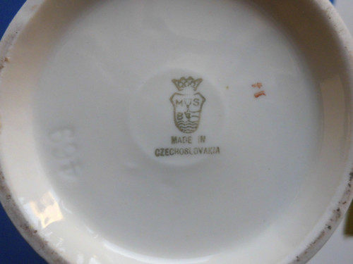 Porcelánová konvice s růžičkami — foto 2