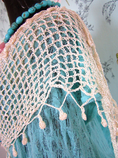 Šatéček háčkovaný shabby — foto 4
