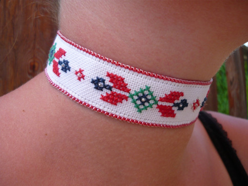 FOLK Choker vyšívaný — foto 2
