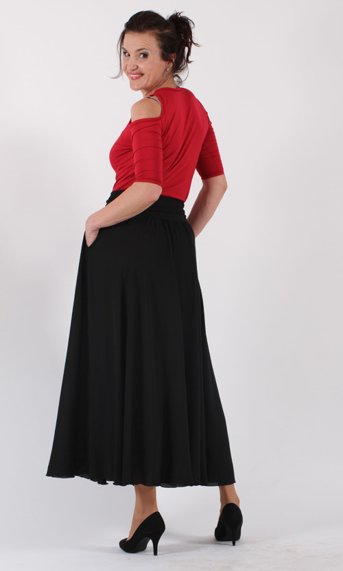 Černá zvonová sukně — foto 3