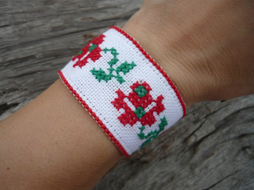 FOLK náramek vyšívaný — foto 3