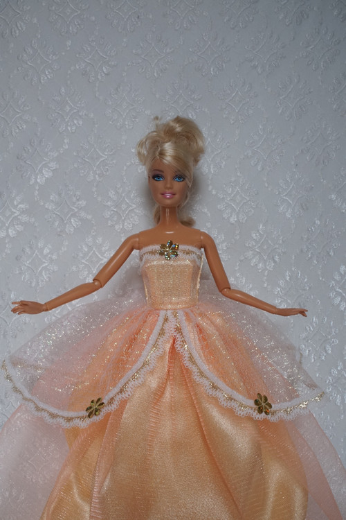 Šaty pro princeznu Barbie — foto 3