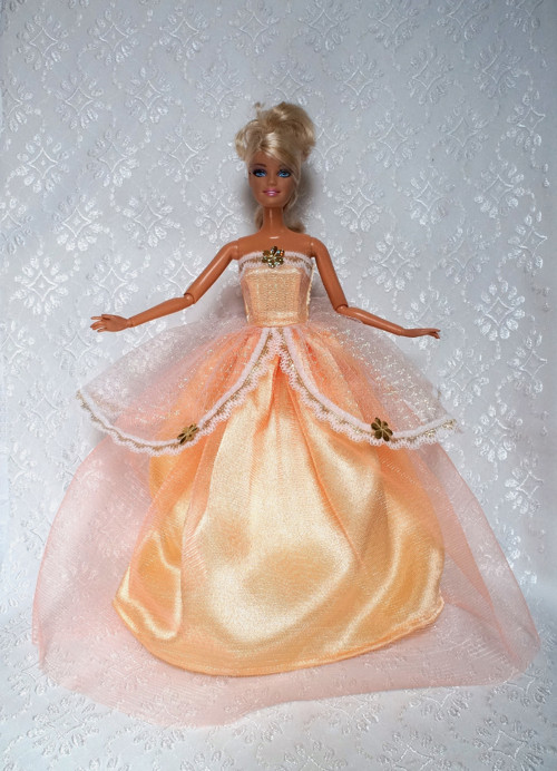 Šaty pro princeznu Barbie — foto 4