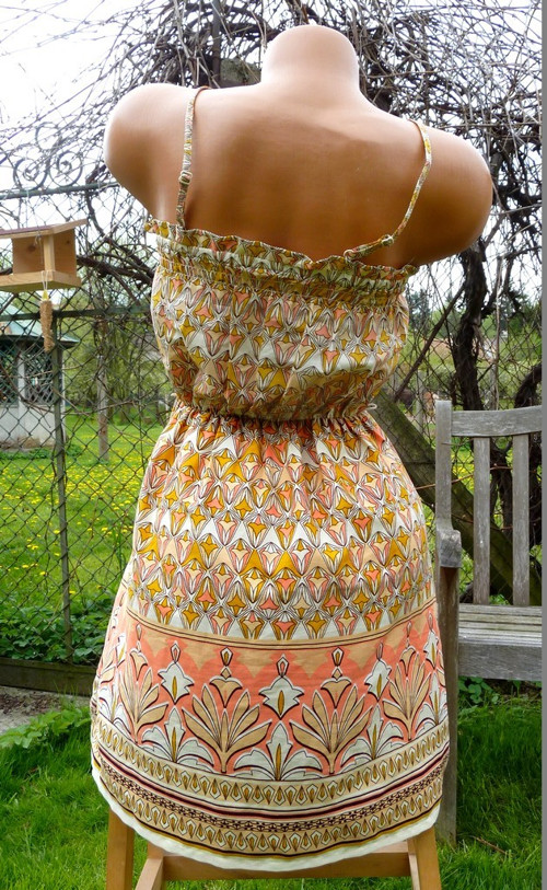 Letní barevné šaty — foto 2