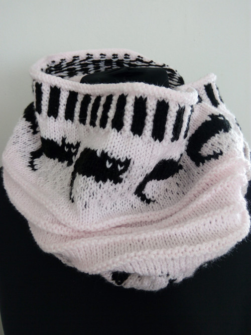 Nákrčník Black cats — foto 3