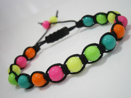 Letní neonový náramek (macramé/shamballa) — foto 2