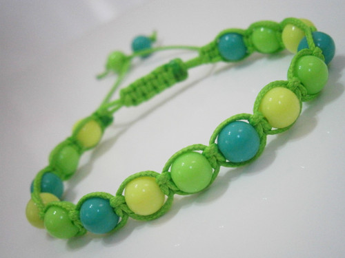 Letní neonový náramek (macramé/shamballa) — foto 3