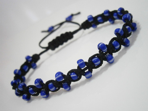 Modro-černý náramek (macramé/shamballa) — foto 2