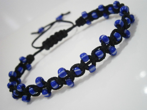 Modro-černý náramek (macramé/shamballa) — foto 3