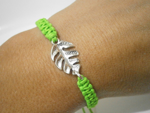 Neonový zelený náramek s listem (macramé) - Unisex — foto 4