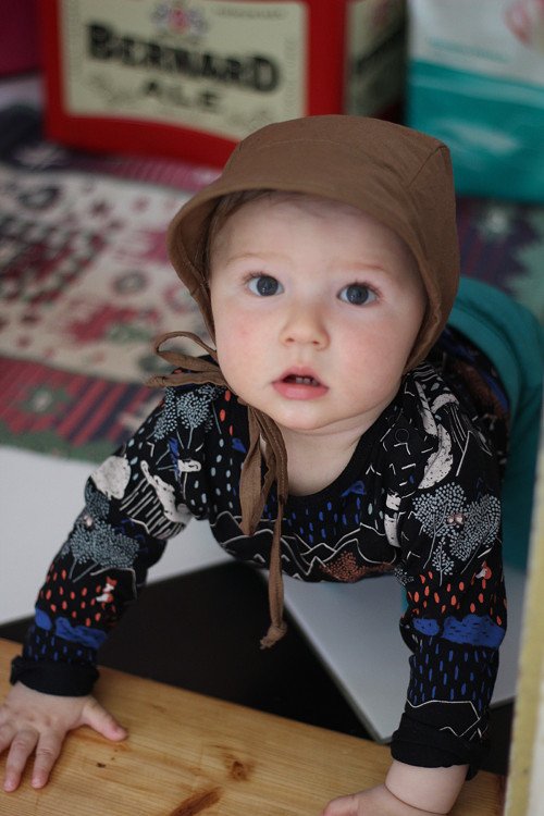 Dětský čepec s kšiltem/Bonnet — foto 4