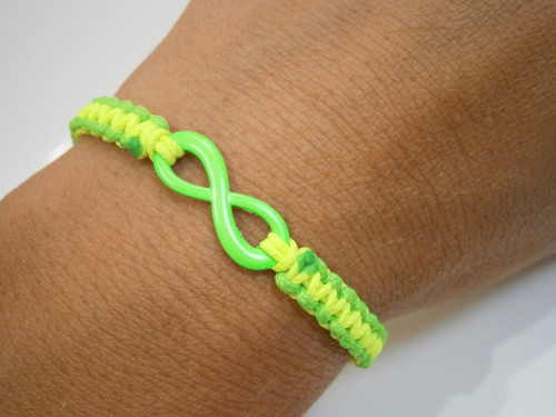 "Infinity" neonový dvoubarevný náramek (macramé) — foto 4