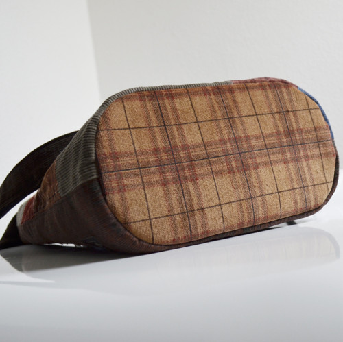 Patchworková crossbody kabelka ve stylu Sashiko — foto 4