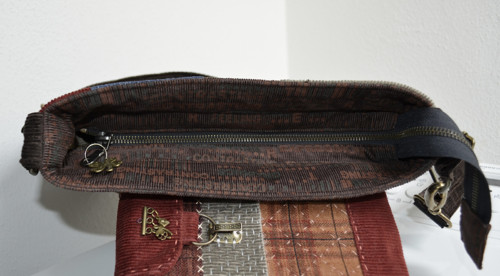 Patchworková crossbody kabelka ve stylu Sashiko — foto 5
