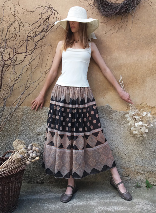 Elegantní Béžová Sukně — foto 4