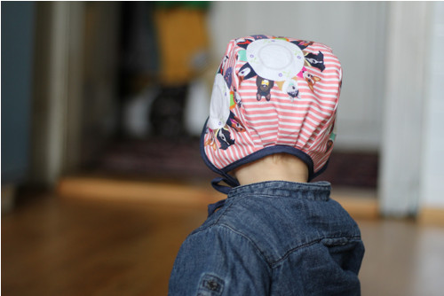 Dětský čepec KANAFÁSEK ANEB 30 PSŮ/Bonnet — foto 3