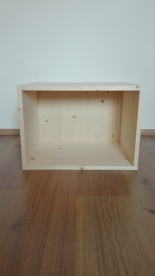 Dřevěná knihovna — foto 2
