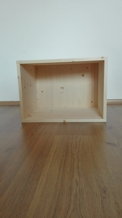 Dřevěná knihovna — foto 4