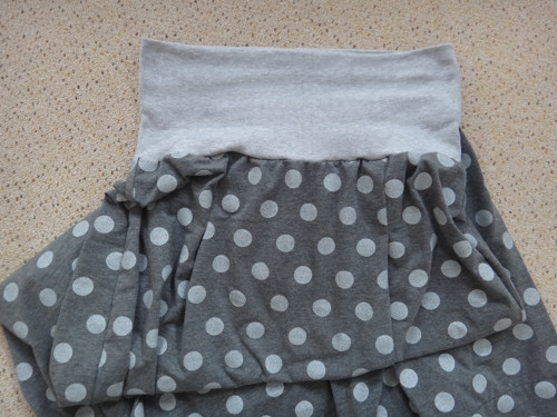 Puntikatá tepláková dlooouhá — foto 3