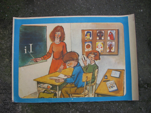 V lavicích...školní výuková tabule — foto 2