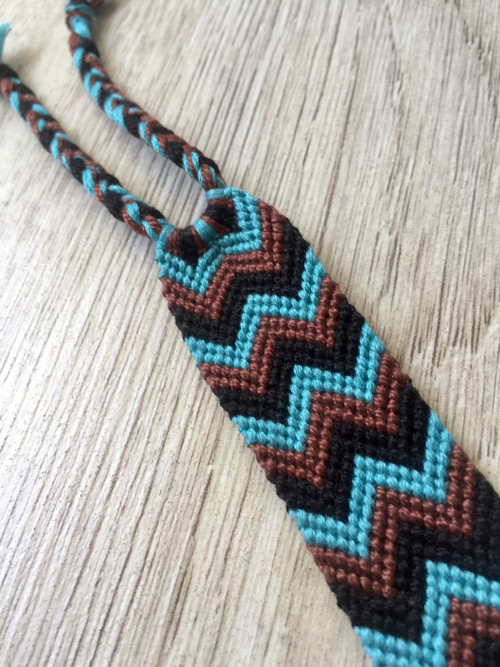 Zemitý chevron — foto 3