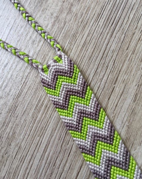 Limetkovošedý chevron — foto 2