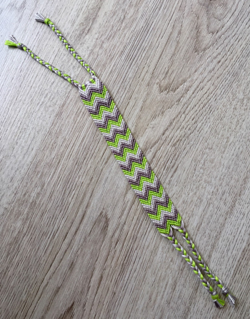 Limetkovošedý chevron — foto 3