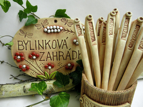 Cedulka do bylinkové zahrádky — foto 3