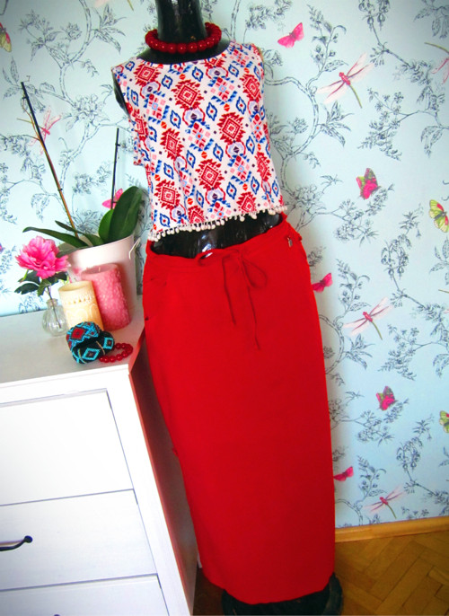 Crop top s etno vzory — foto 4
